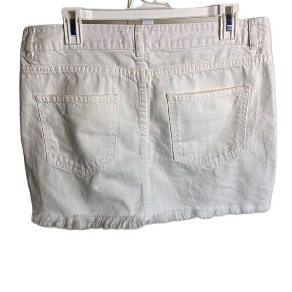 - #317 WE THE FREE Fringe Hem Distressed Jean Skirt - Picture 4 of 9